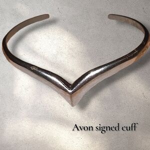 Vtg Avon chevron silvertone cuff bracelet signed